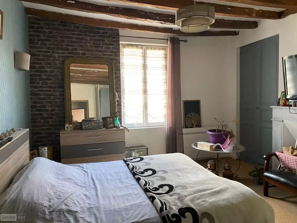 Magamistoad - Town House with Canal View in Indre