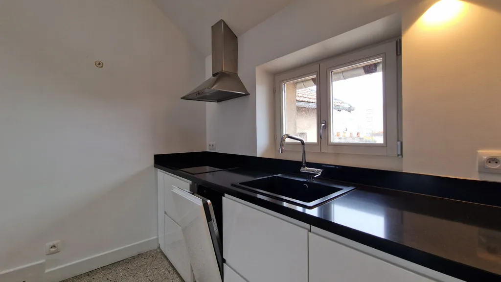 Köök - New 3-Bed Flat with Mezzanine in Metz