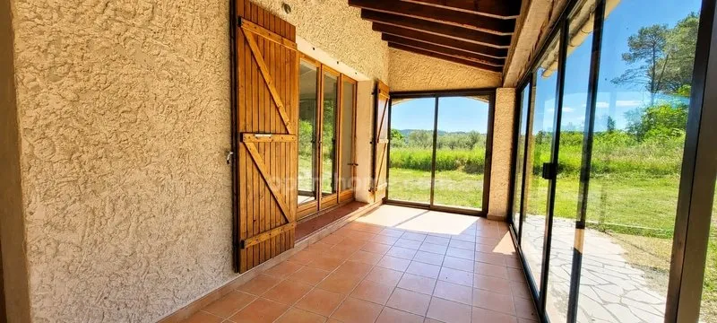 Terrass - Traditional Villa with South-Facing Garden in Correns