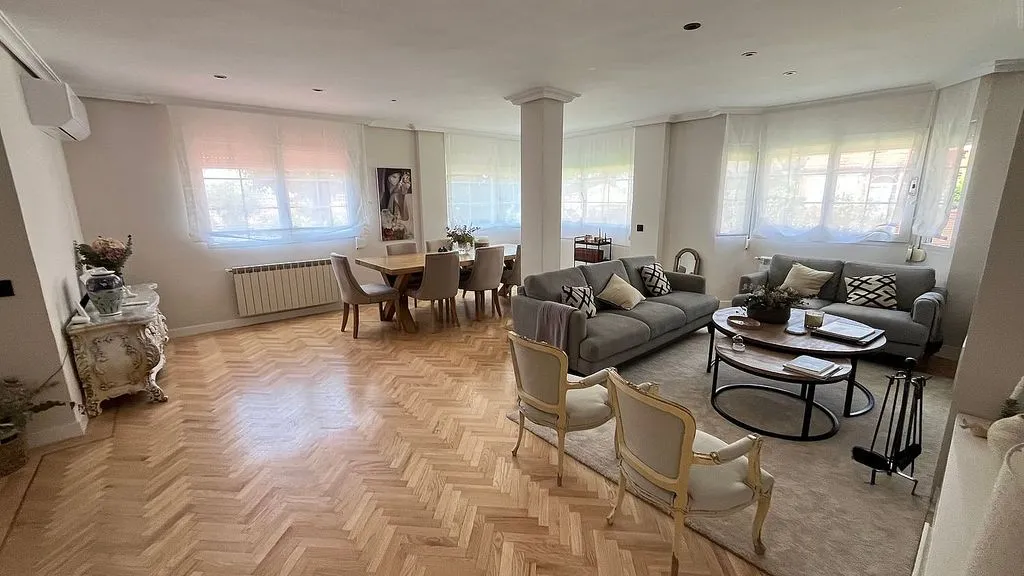 Penthouse with Pool in Monte Rozas
