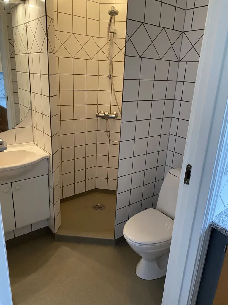 Bathrooms - Two-Bedroom Apartment in Randers Centre