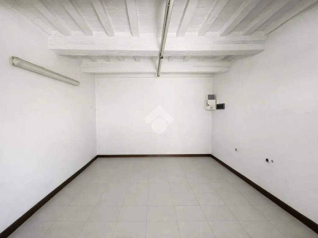 Pièces - Ground Floor Studio with Dual Access in Gubbio