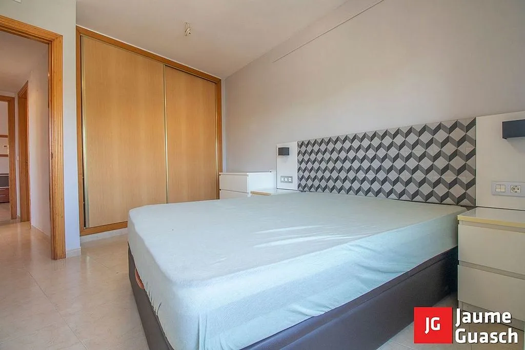 Magamistoad - Apartment with Pool in Centre Torredembarra