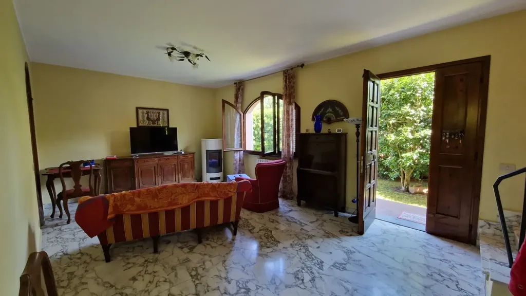 Elutuba - Villa with Terrace in Lucca West