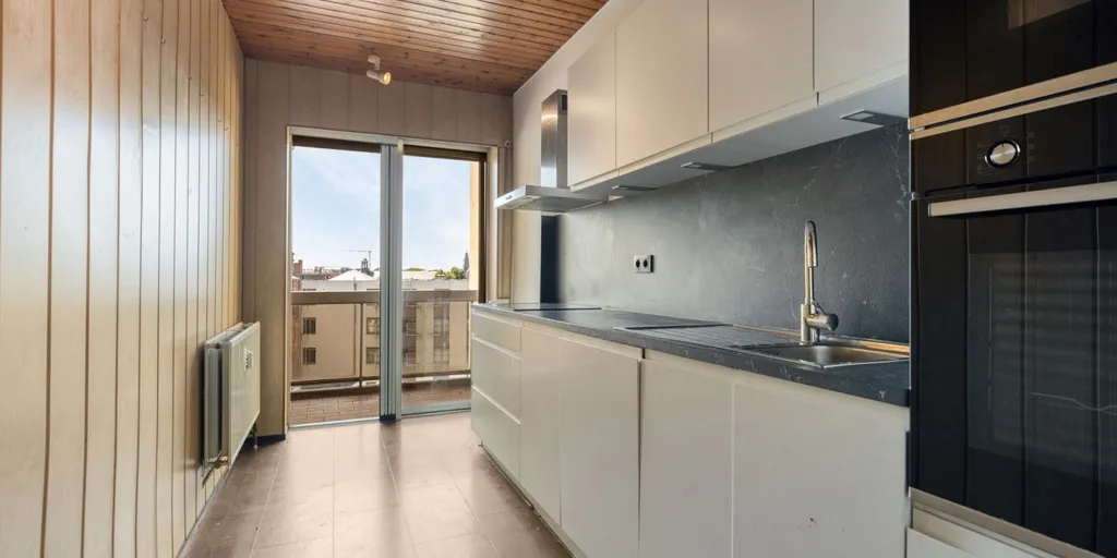 Kitchen - Apartment with Cathedral View in Antwerp