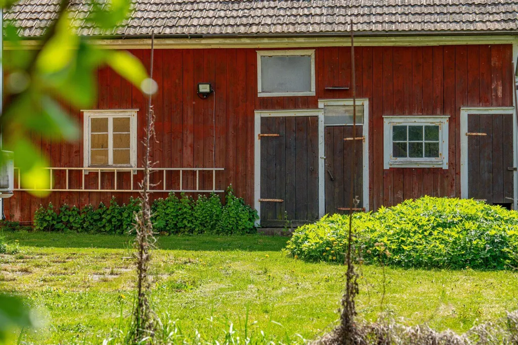 Välivaade - Family Villa with Workshop in Varnhem