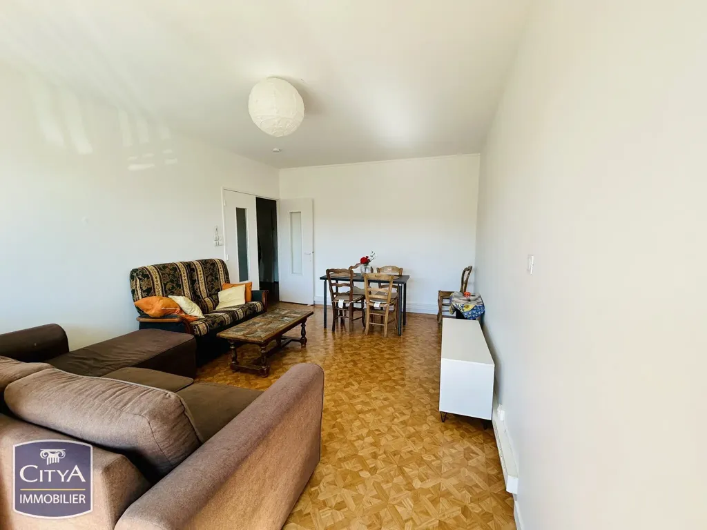 Elutuba - Colocation Flat with Balconies in Châteauroux