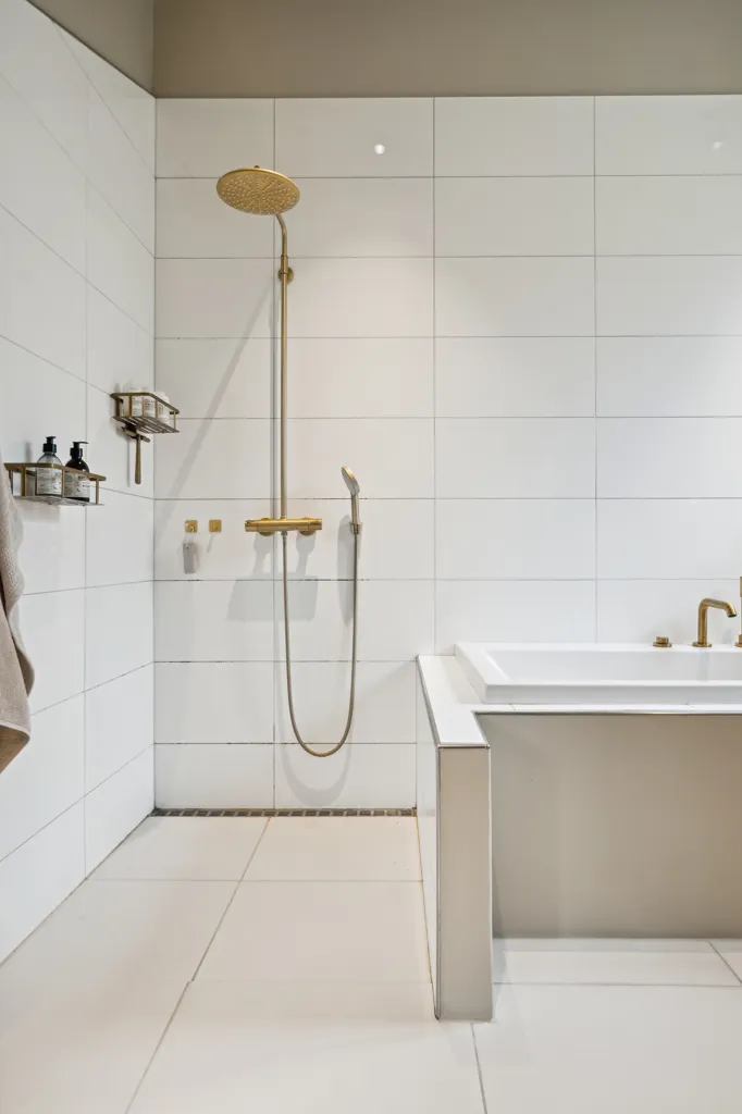 Salles de bain - Renovated Villa with Garden in Odense S