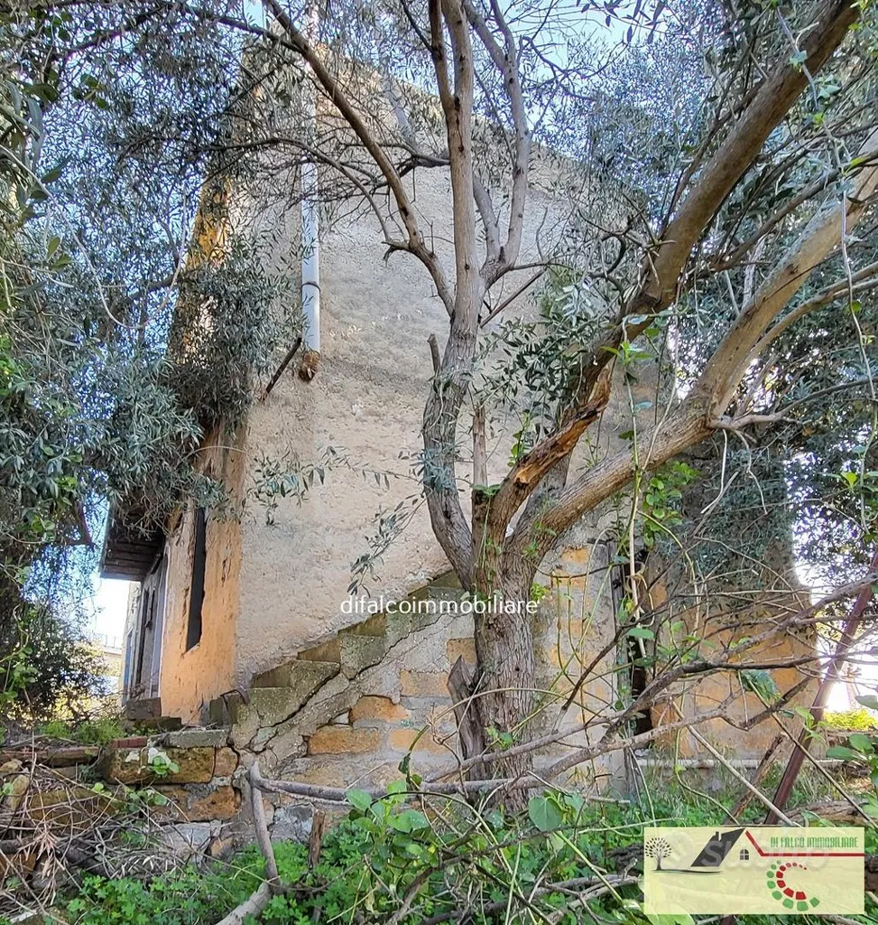 Välivaade - Villa to Renovate with Large Plot in Agrigento