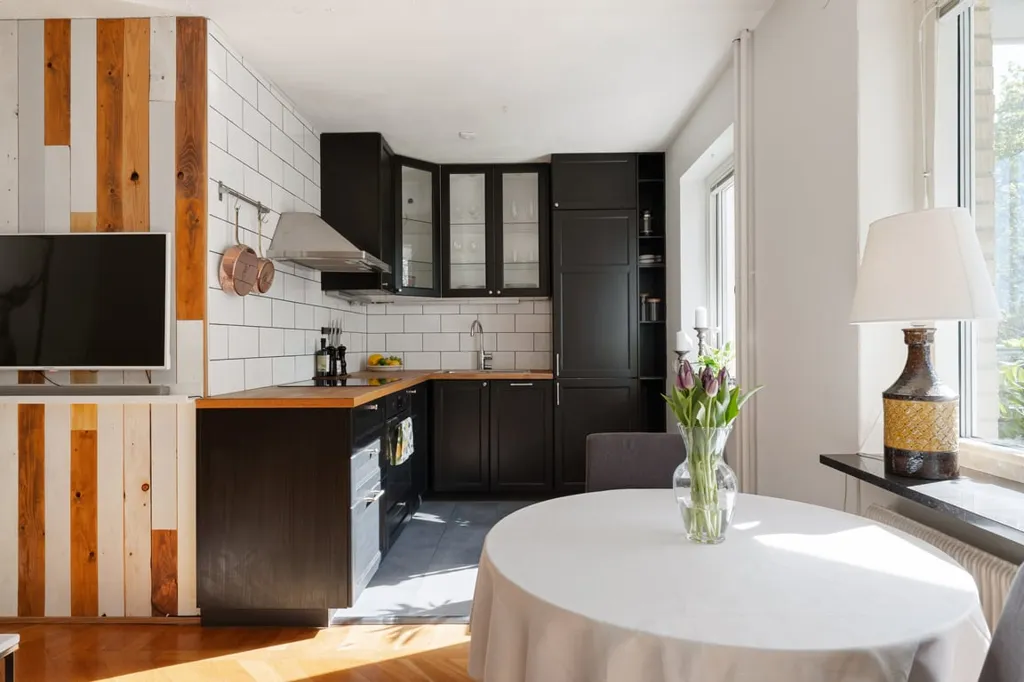 Söögituba - Modernised 1.5-Bedroom Flat with West-Facing Balcony in Göteborg