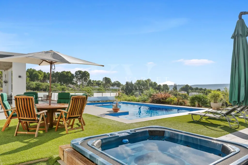 Bassein - Modern Villa with Mountain View in Jávea