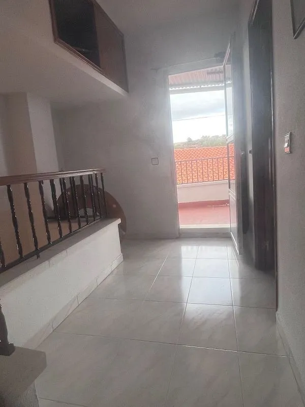 Esik - Charming House with Terrace in Torrejoncillo