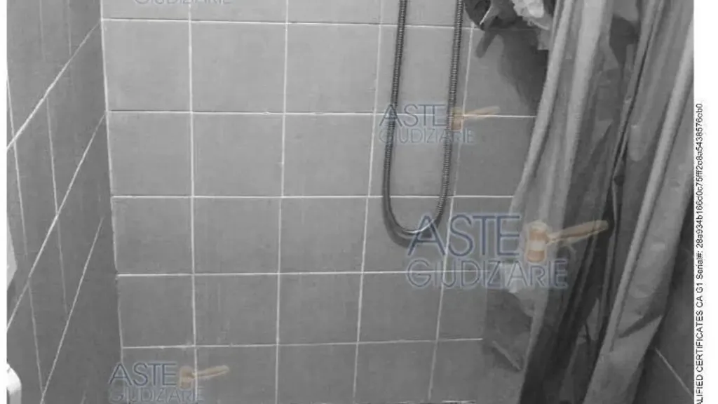 Apartment with Garden in Serra San Quirico