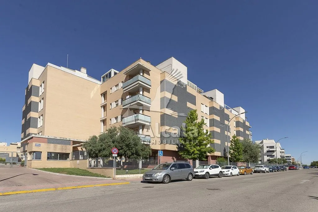 Välivaade - Apartment with Pool in El Olivar, Alcalá de Henares