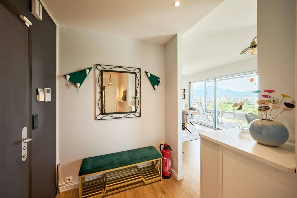 Esik - Luxury Flat with Lake View in Annecy-le-Vieux
