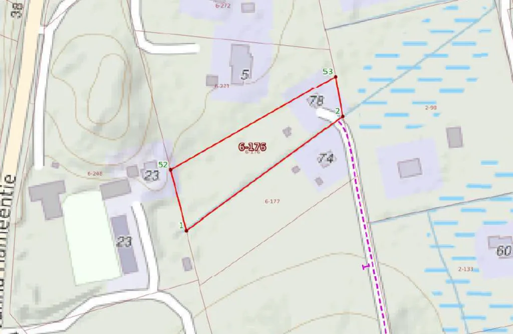 Lot with 5 Parking Spaces in Tuusula