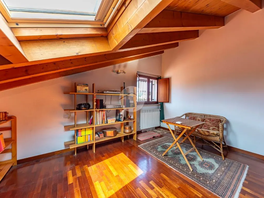 Toad - Mansarded Apartment with Balcony in Uboldo