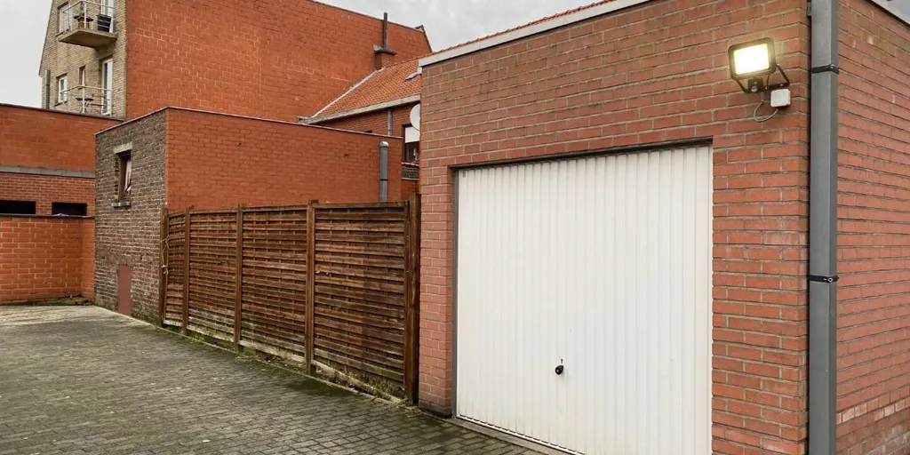 Extérieur - Appartement avec terrasse et garage à Zulte