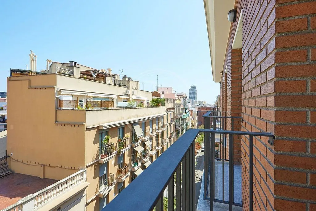Rõdu - Furnished Flat with Balcony in El Raval