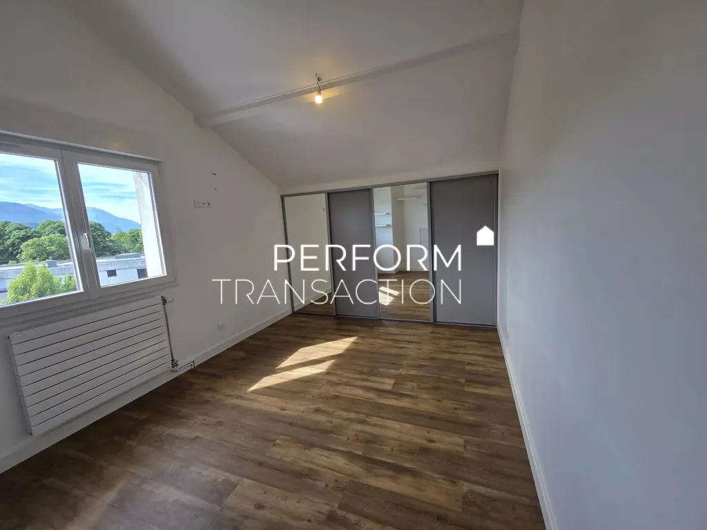 Toad - Duplex Apartment with Balcony in Échirolles