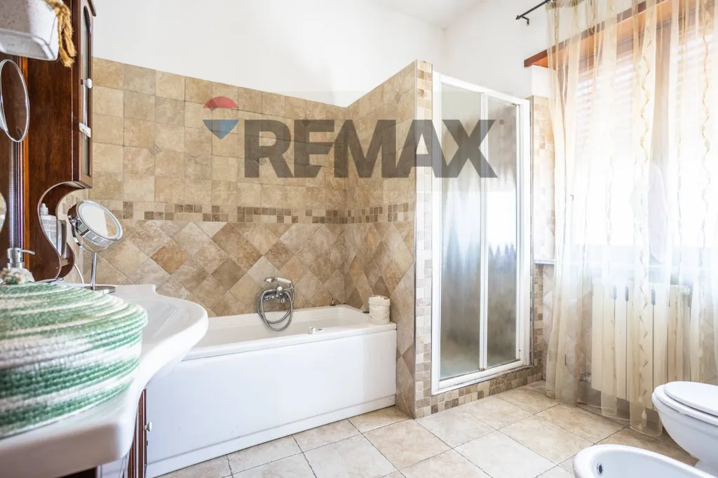 Salles de bain - Duplex Apartment with Terrace in Monterotondo
