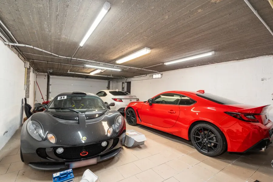 Garage - Renovated House with Workshop and Garden