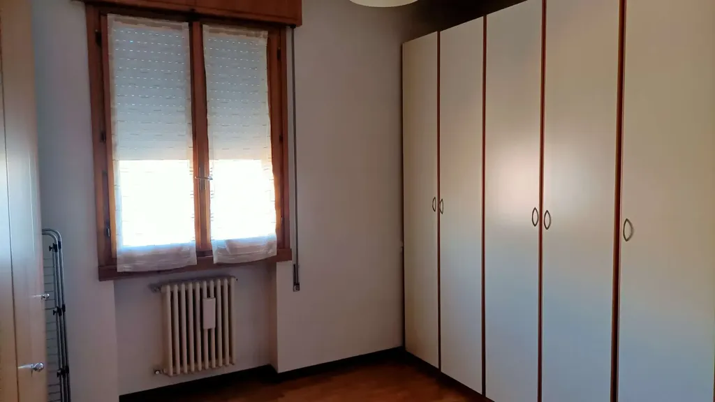 Magamistoad - Spacious Rented Apartment with Garden in Adria