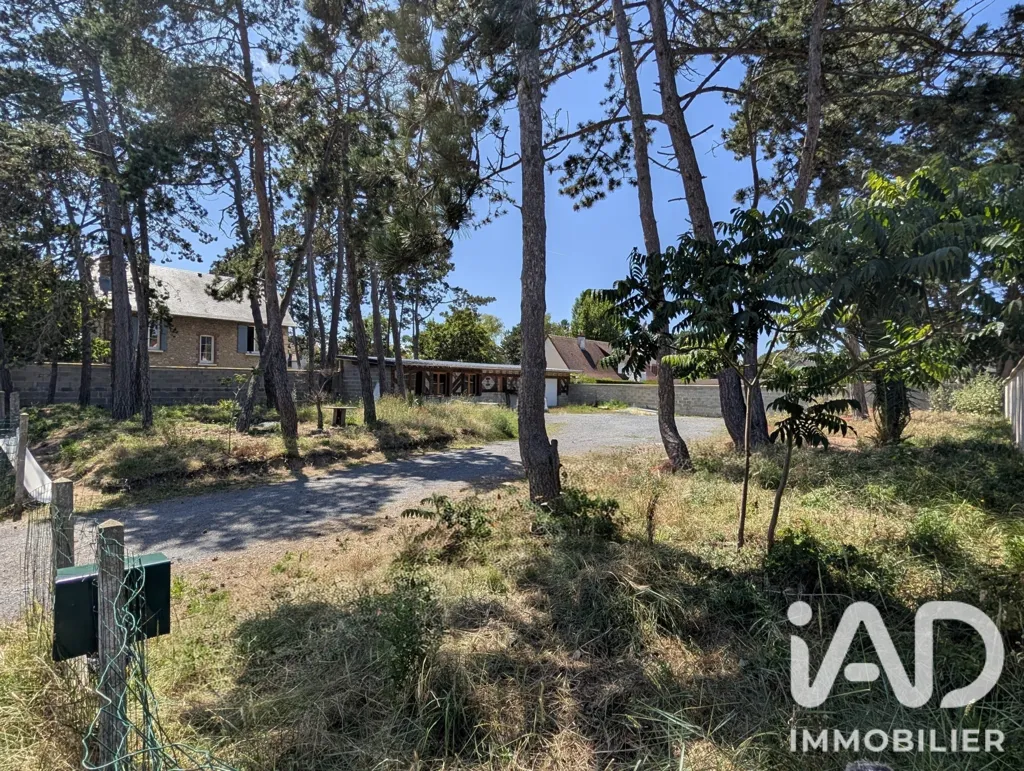 Aed - Buildable Plot with Existing Structure in Varaville