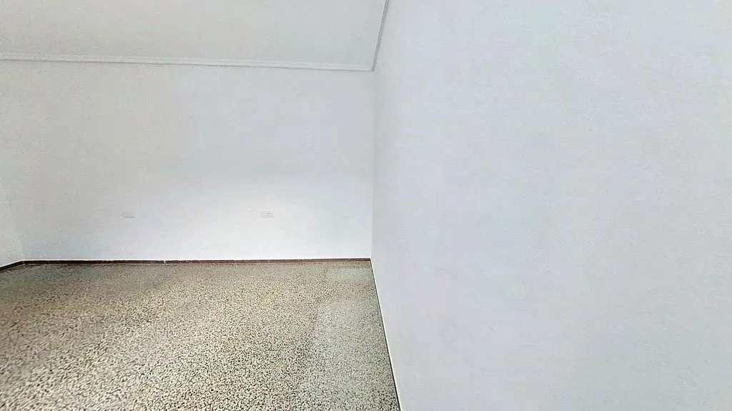 Pièces - 3-Bedroom Apartment with Sea Access in Valencia