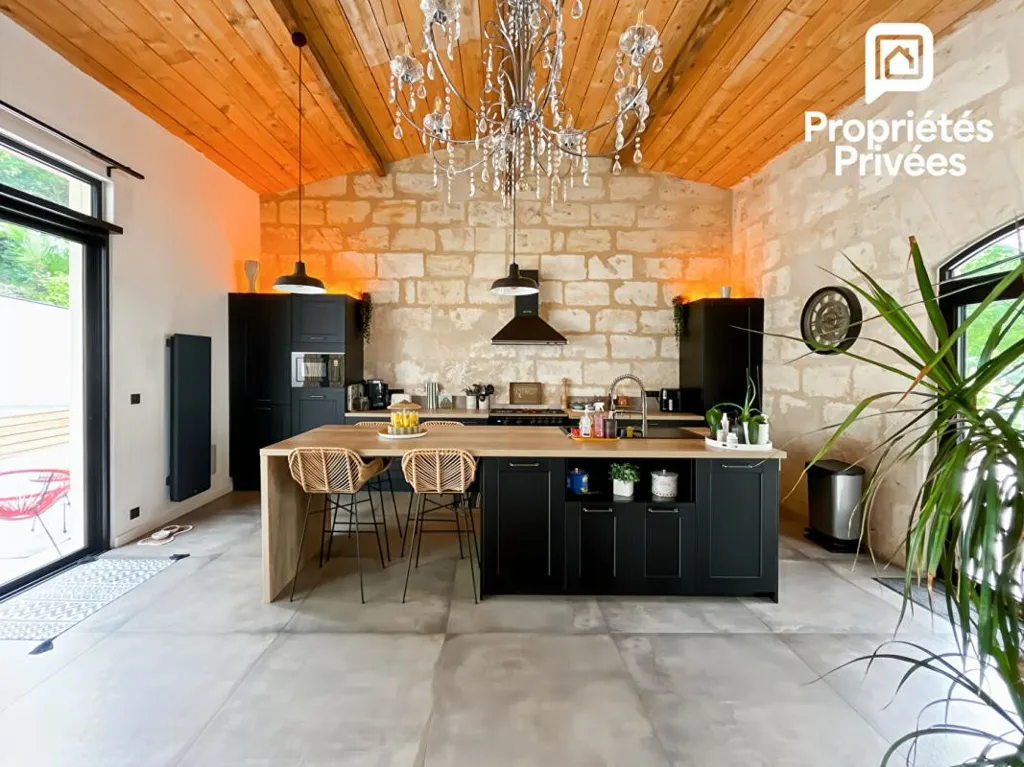 Cuisine - Maison en Pierre avec Piscine à Cambes