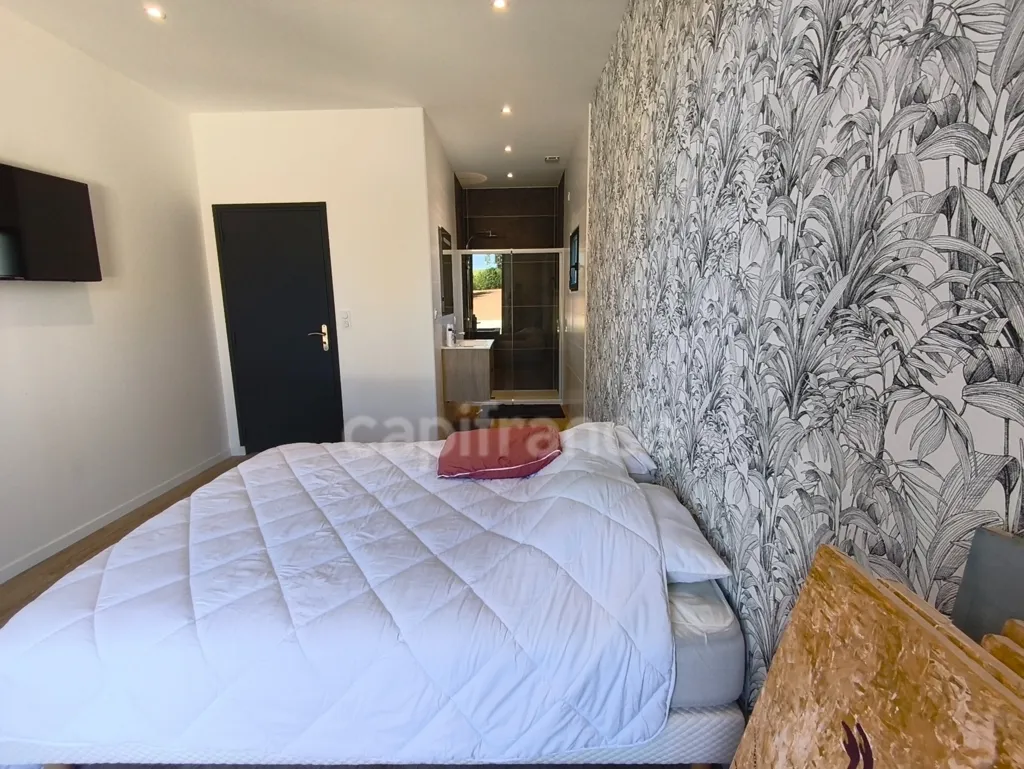 Chambres - Maison Contemporaine avec Terrasse dans un Environnement Calme