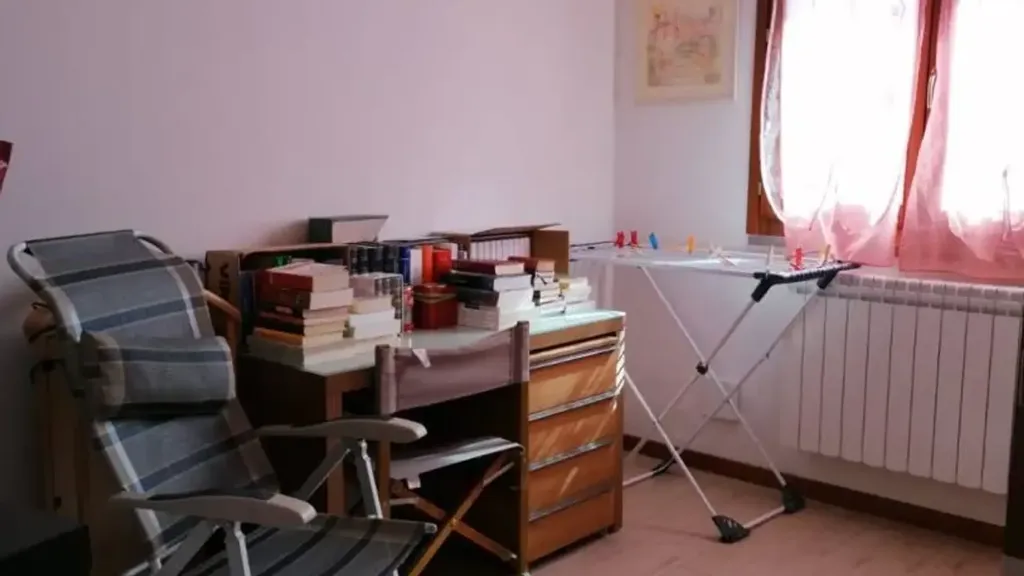 Bureau - Three-Room Apartment with Terrace in Castelfiorentino