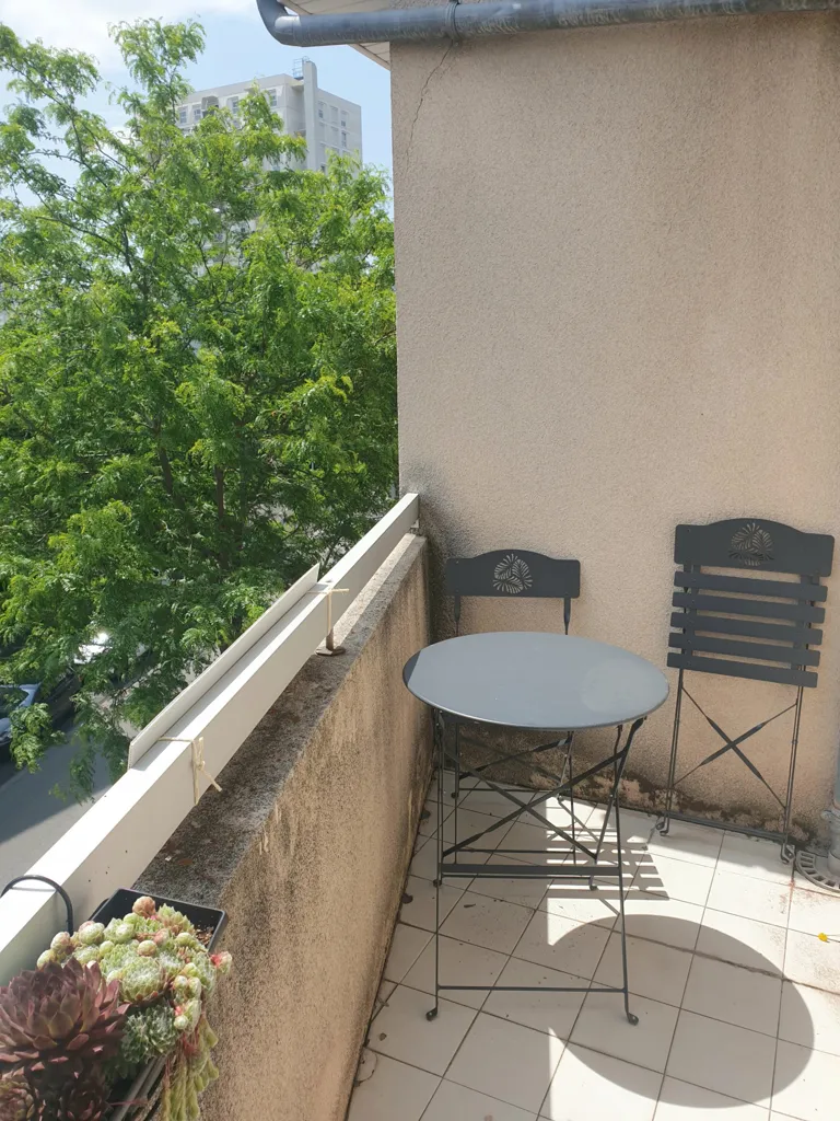 Balcony - Studio with Balcony near CHU, Lyon