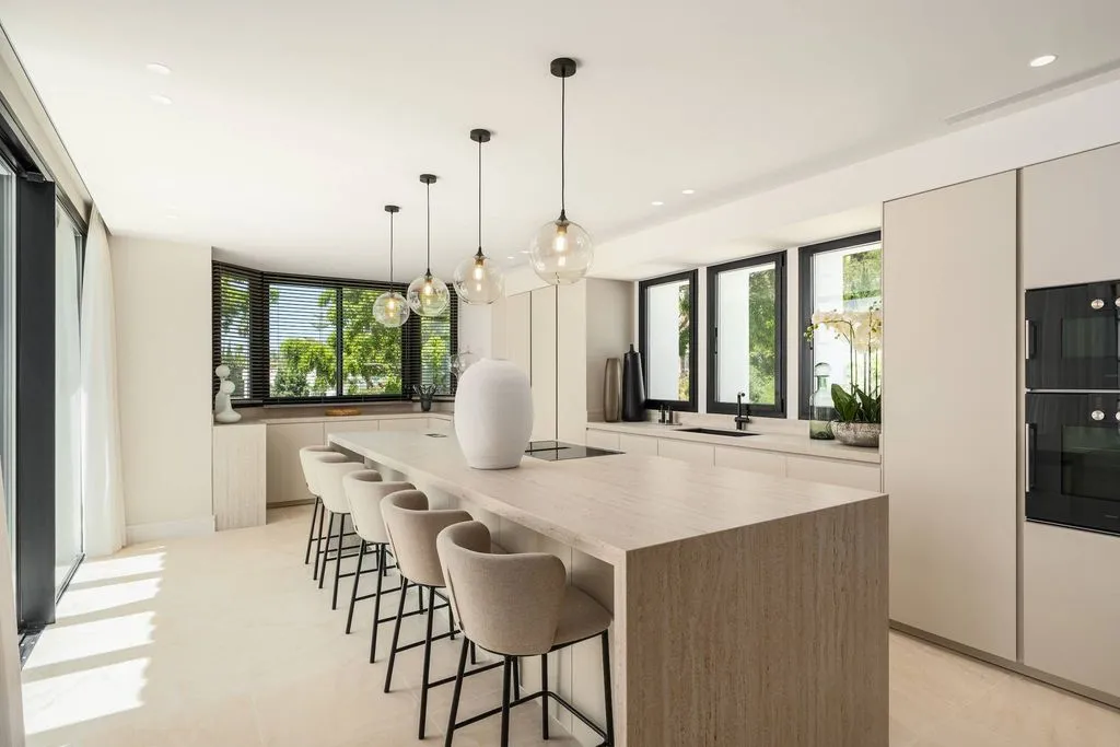 Cuisine - Luxury Villa with Panoramic Views in El Herrojo