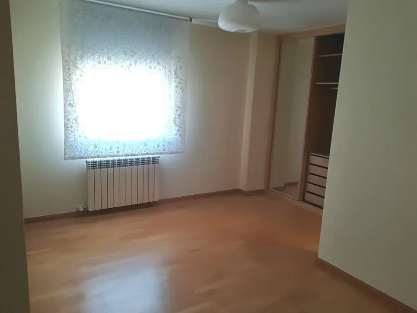 Rooms - Semi-New Flat with Terrace in El Rabal, Zaragoza