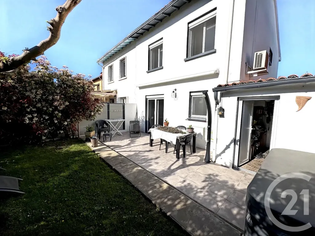 Terrasse - Maison Rénovée avec Jardin à Blagnac