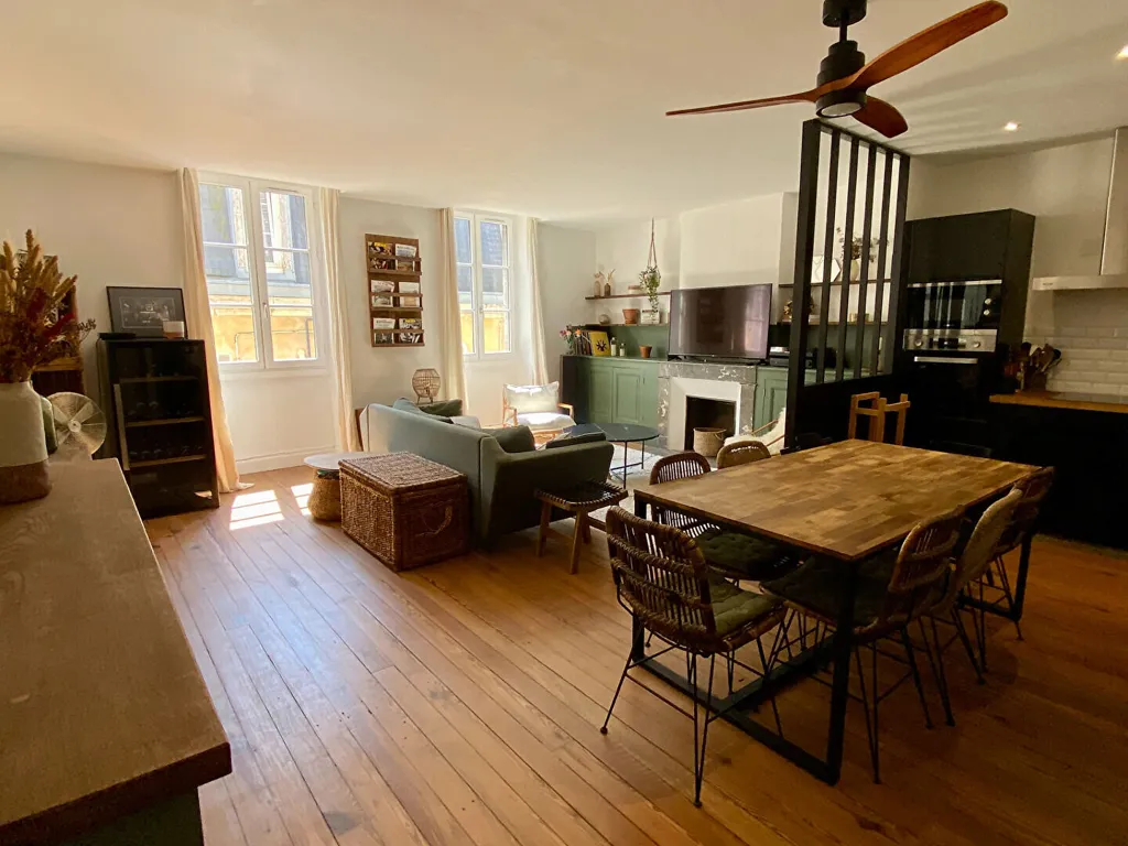Elutuba - Characterful Apartment with Light Well in Bayonne