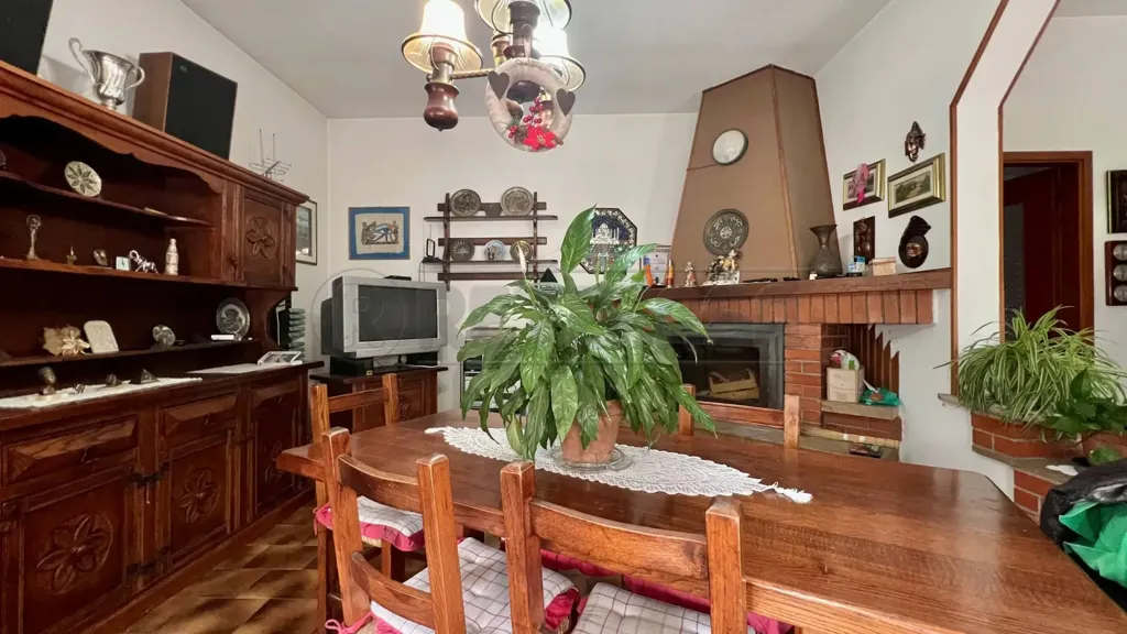 Salle à manger - Villa with Secure Vault in Vo'