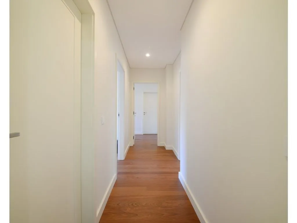 Entrée - Luxury 4-Bed Apartment with Terrace in Matosinhos