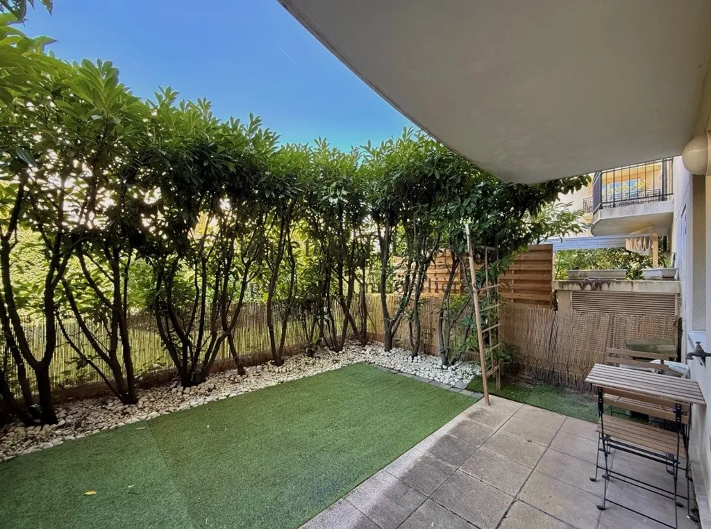 Aed - Refurbished Studio in La Garenne-Colombes
