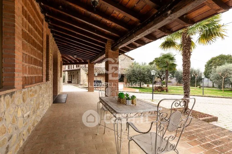 Terrazza - Rustic Umbrian Casale with Two Units in Perugia