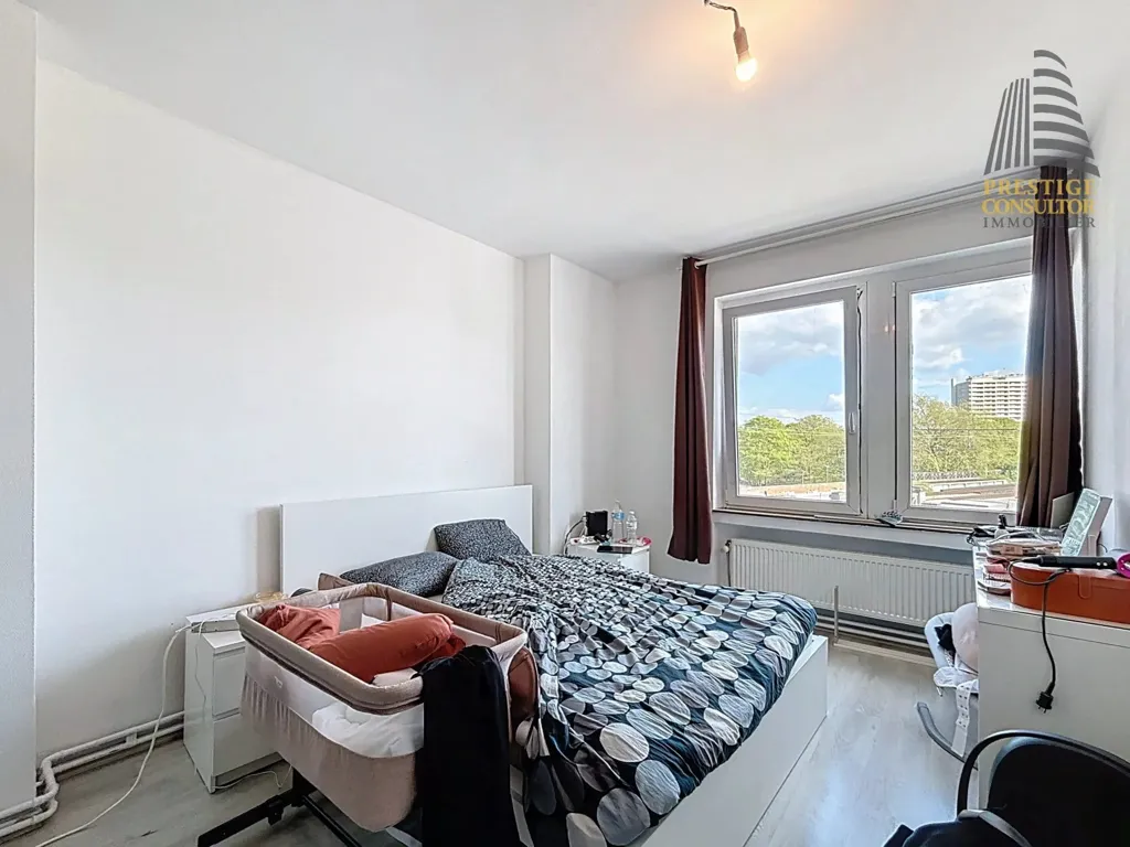 Magamistoad - Two-Bedroom Apartment with Terrace in Anderlecht