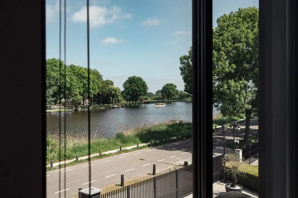 Rooms - Villa with River View on Amsteldijk Noord