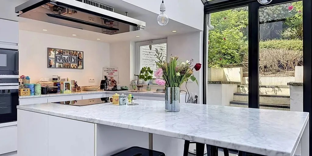 Cuisine - Maison Rénovée avec Terrasse à Ukkel