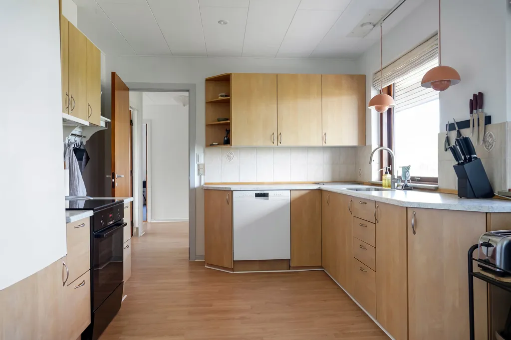 Kitchen - Villa with Garden in Rask Mølle