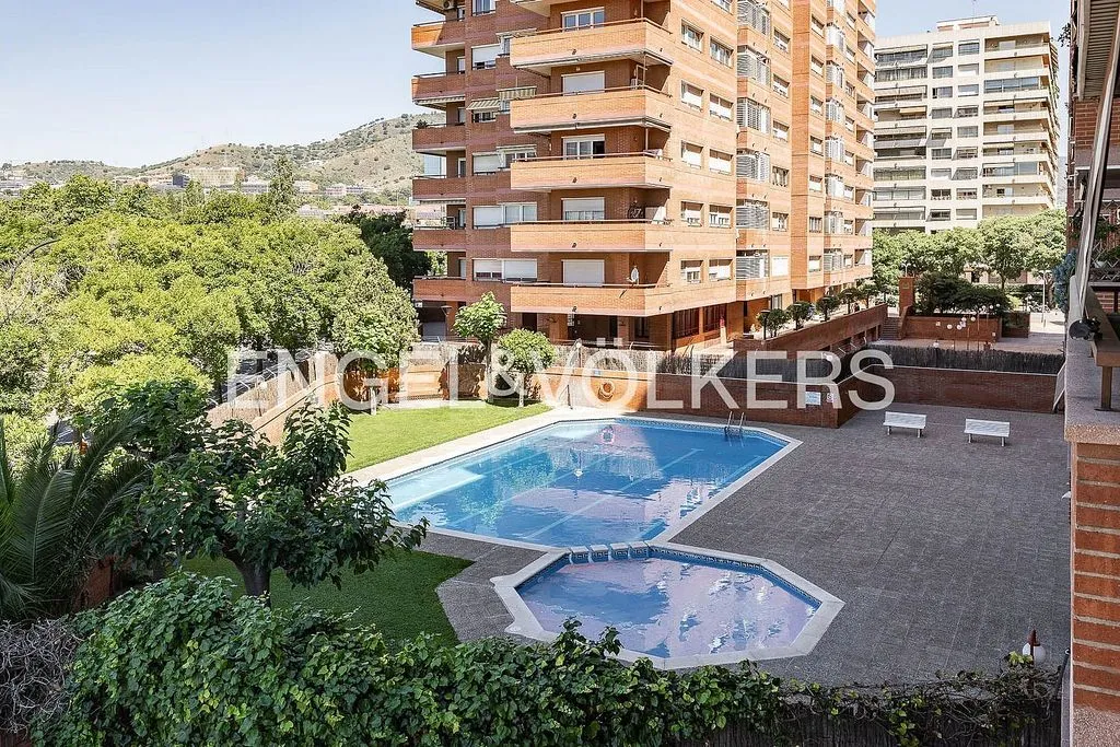 Apartment with Pool in La Maternitat i Sant Ramon