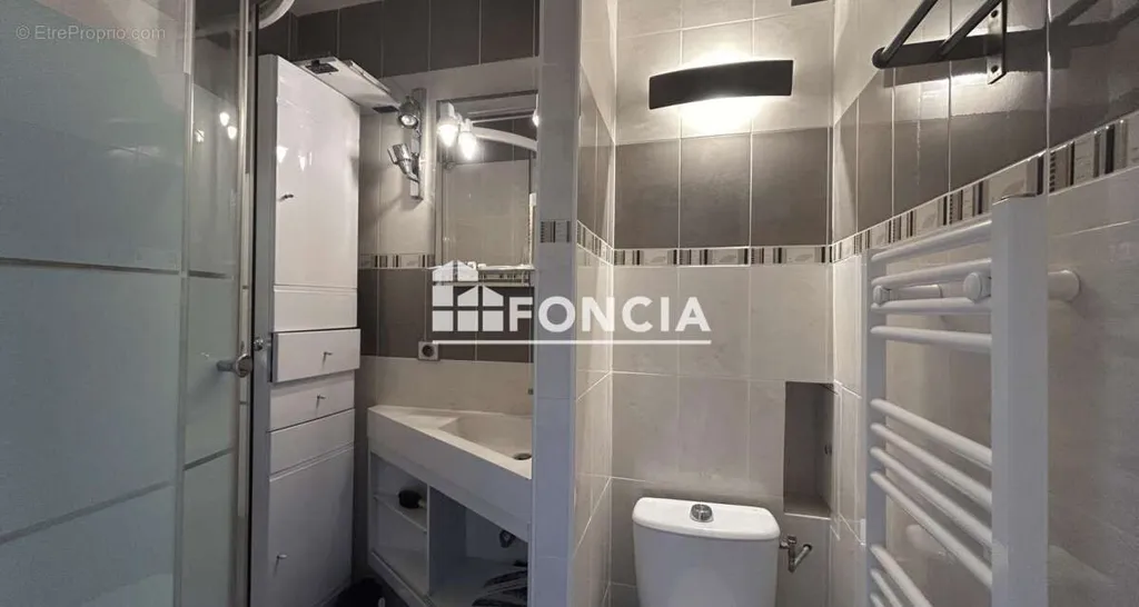 Salles de bain - Studio avec Balcon et Parking au Centre d'Arcachon