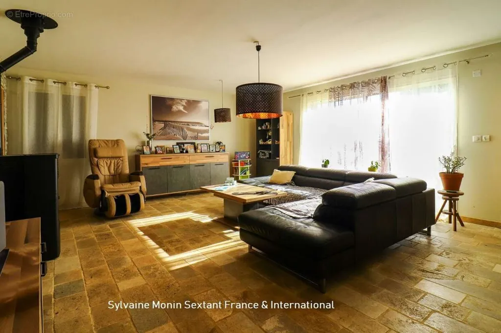 Séjour - Ensemble de 3 Maisons avec 3 Piscines sur 2 Hectares