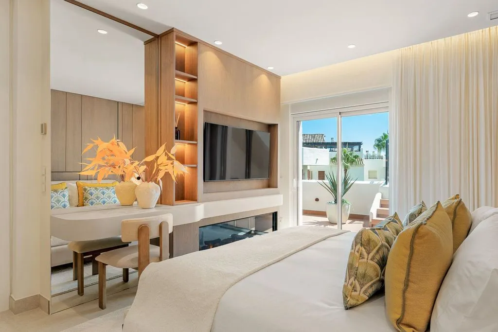 Chambres - Beachfront Penthouse with Rooftop Spa in Estepona