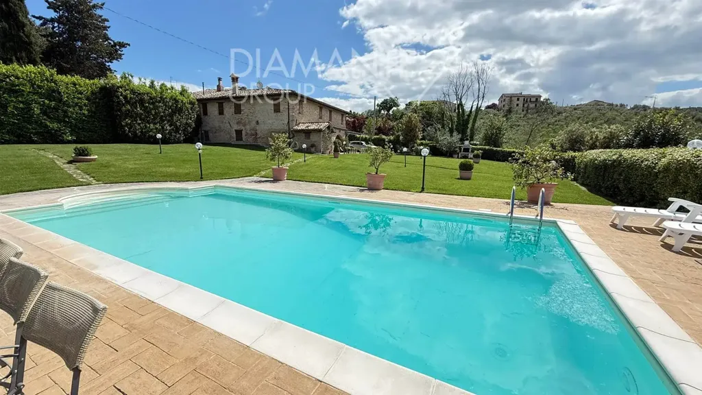 Bassein - Rustic Farmhouse with Vineyard in Montefalco